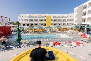 ryanslolas_03_pool area_0033.jpg